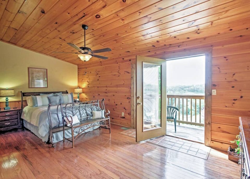 Upper Level Master Loft w/ Queen Bed and Private Balcony