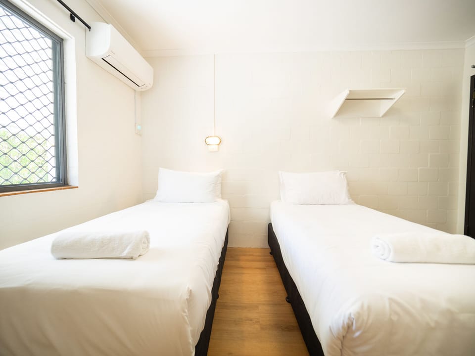 Premium Twin Room, Shared Bathroom | WiFi (free), bed sheets