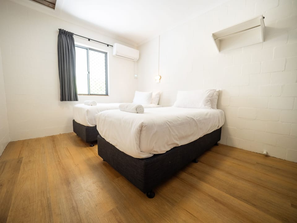 Premium Twin Room, Shared Bathroom | WiFi (free), bed sheets