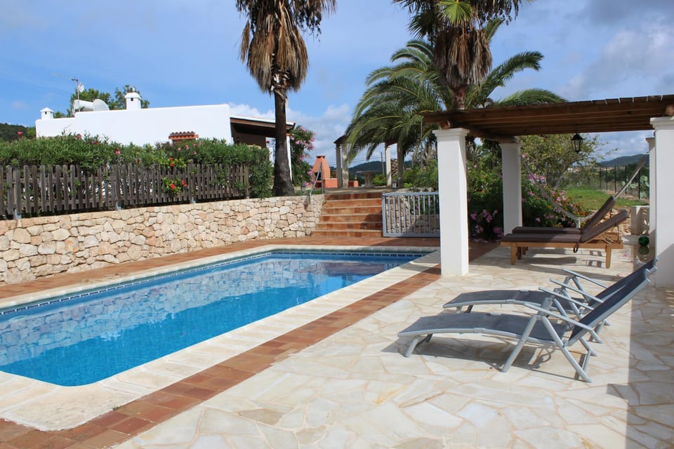 Your ibicencian villa with privat pool, bbq, chill-out at a quiet rural area
