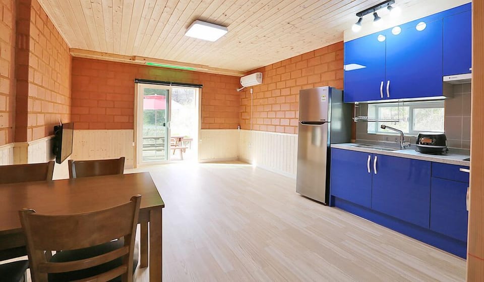 Double Room (Ootseum Room) | Desk, blackout drapes, soundproofing, free WiFi