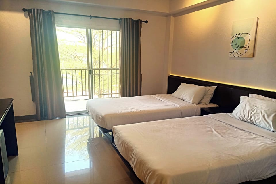 Standard Twin Room | Desk, free WiFi, bed sheets