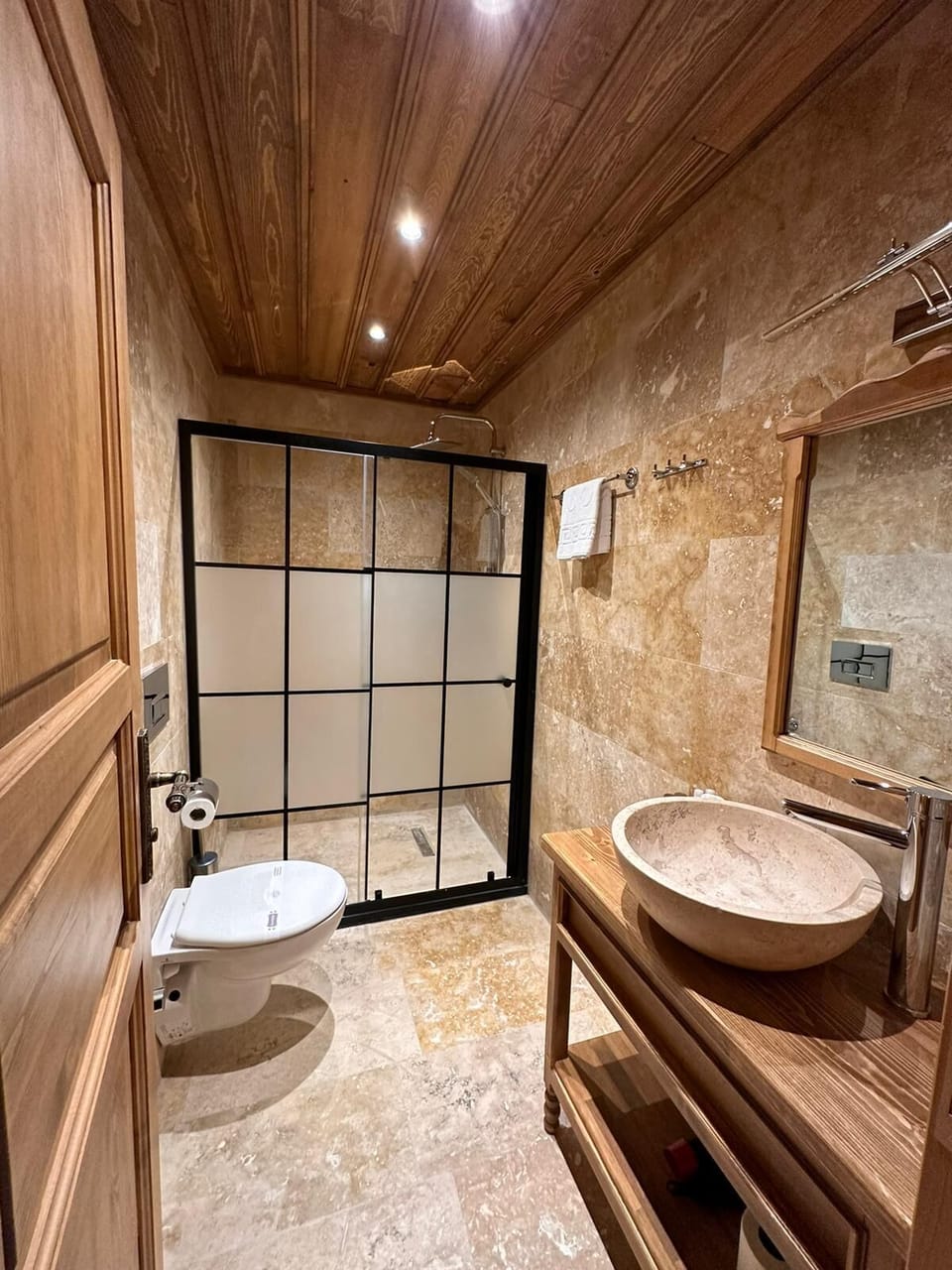 Standard Room | Premium bedding, minibar, in-room safe, desk