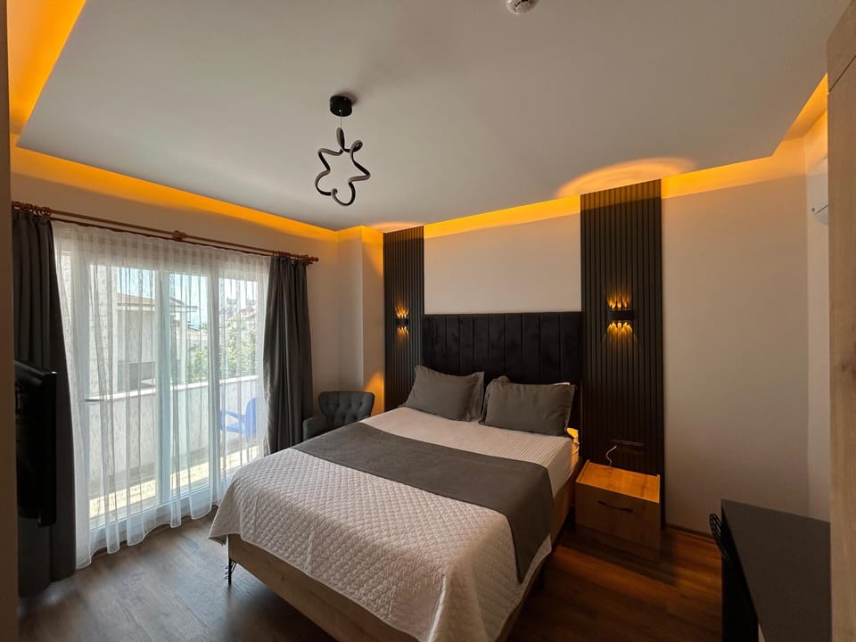 Standard Double Room | Desk, soundproofing, iron/ironing board, free WiFi