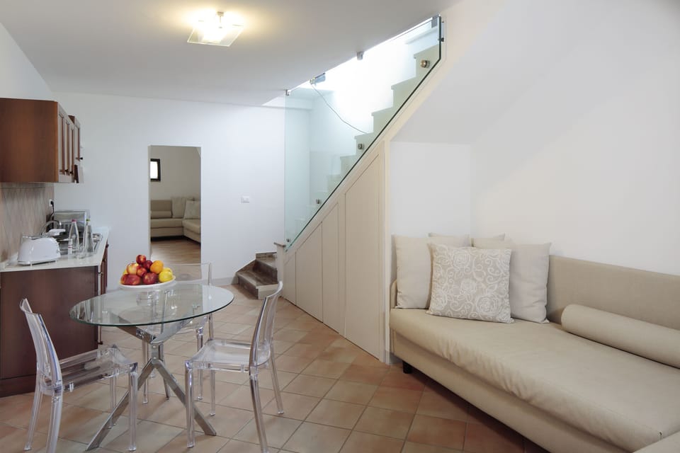 Luxury Apartment, 1 Bedroom | Private kitchen | Mini-fridge