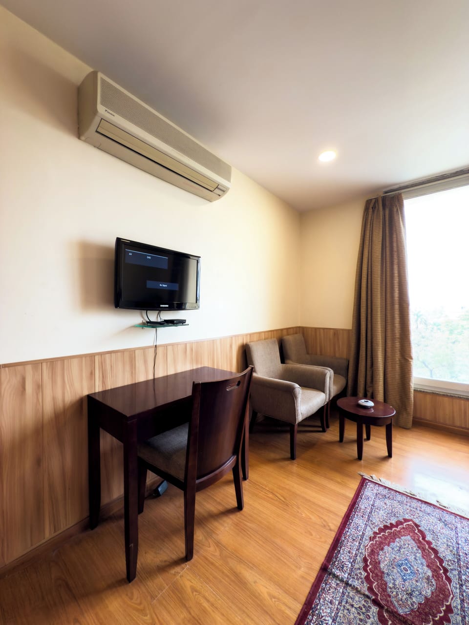 Super Deluxe Room | Individually furnished, desk, soundproofing, rollaway beds
