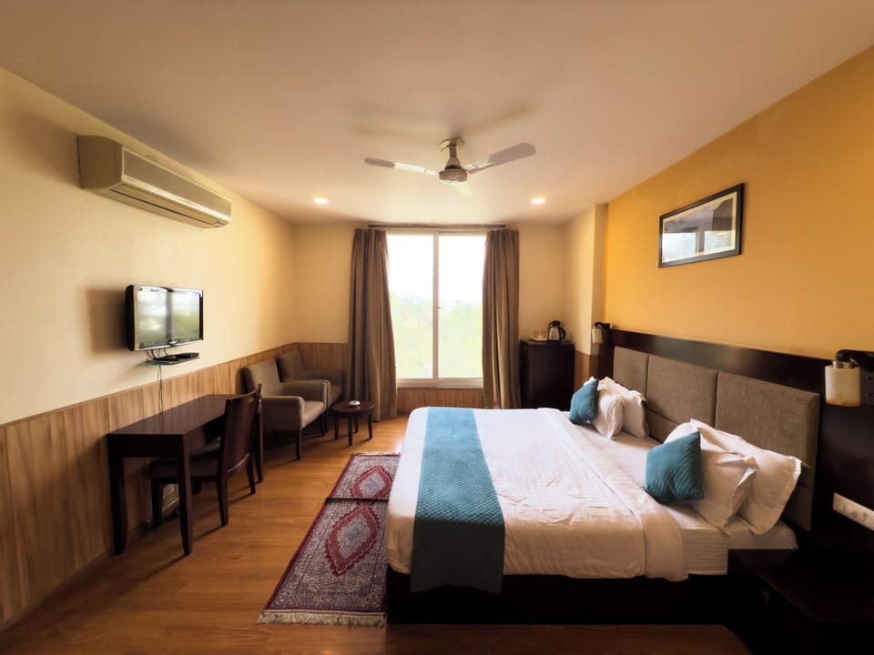 Super Deluxe Room | Individually furnished, desk, soundproofing, rollaway beds