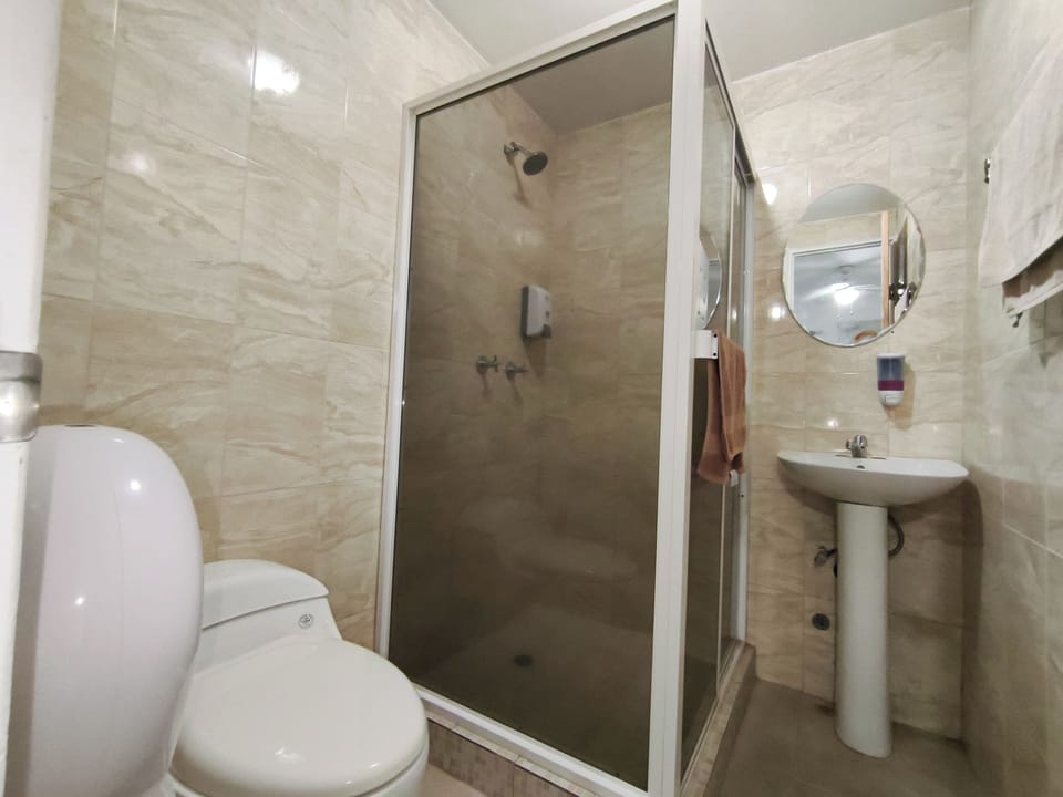 Deluxe Double Room, Park View, Executive Level | Bathroom | Shower, rainfall showerhead, towels, shampoo