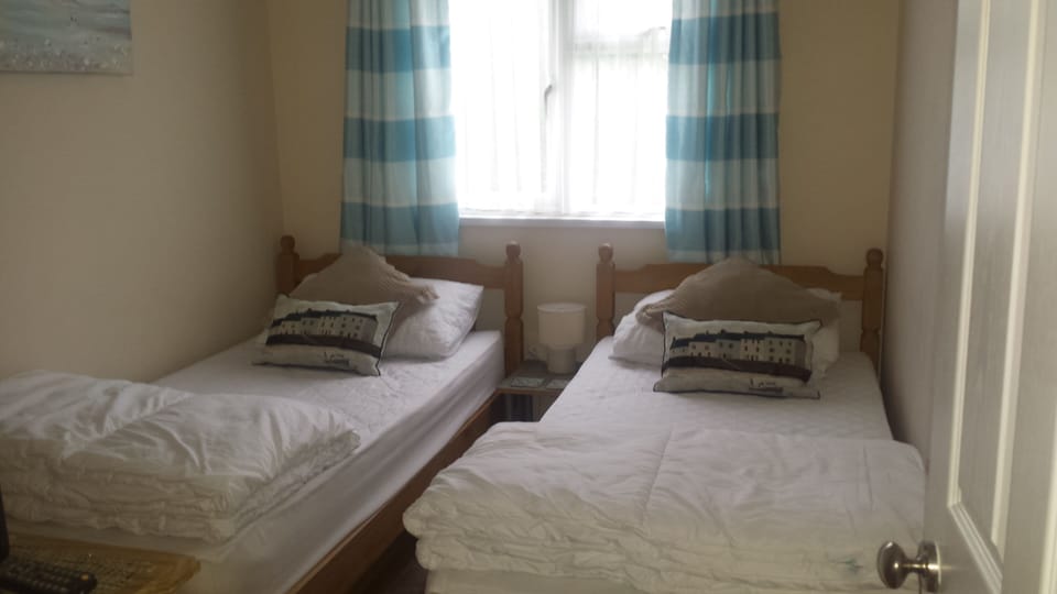 Deluxe Chalet, 2 Bedrooms, Non Smoking (Families & Couples only) | 2 bedrooms, internet