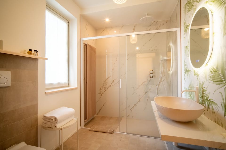 Standard Room | Premium bedding, down comforters, memory foam beds, minibar