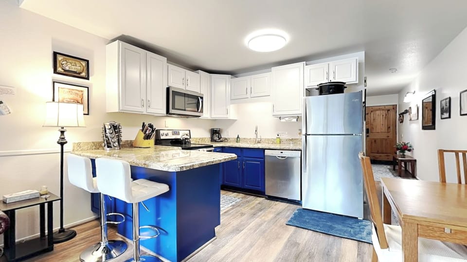 Full functional kitchen with all appliances - dishwasher, microwave, stove, etc