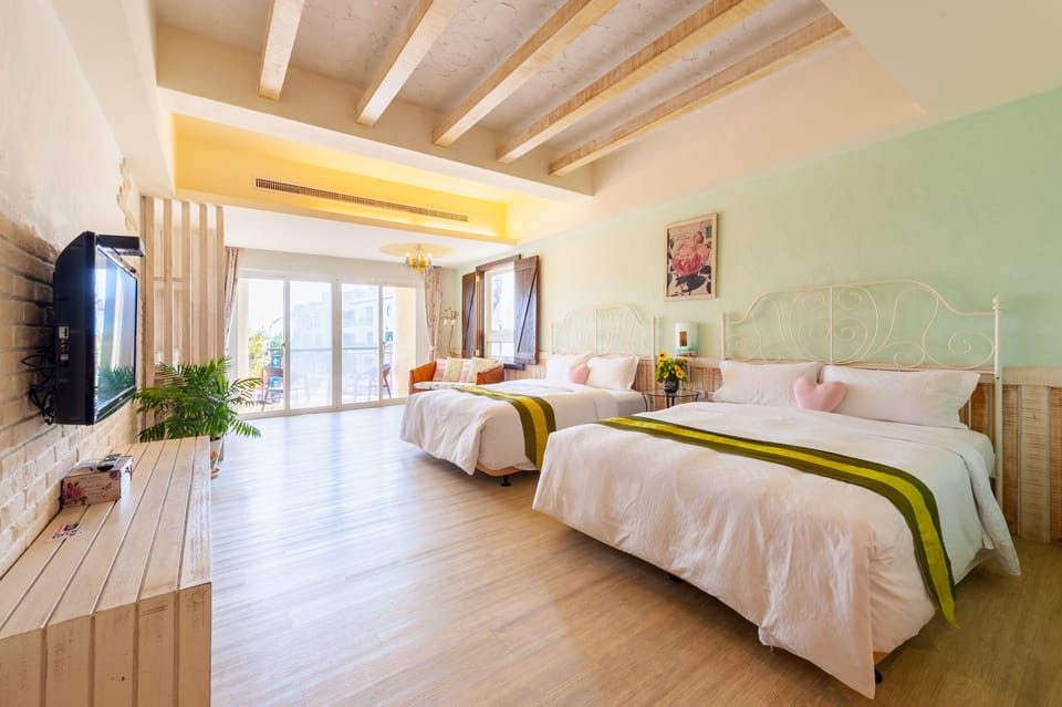 Superior Quadruple Room with Terrace | Blackout drapes, free WiFi, bed sheets