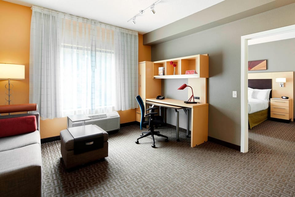 In-room safe, desk, iron/ironing board, WiFi