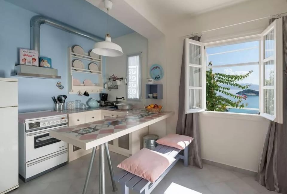 House, 1 Bedroom, Sea View | Private kitchen | Electric kettle, cookware/dishes/utensils
