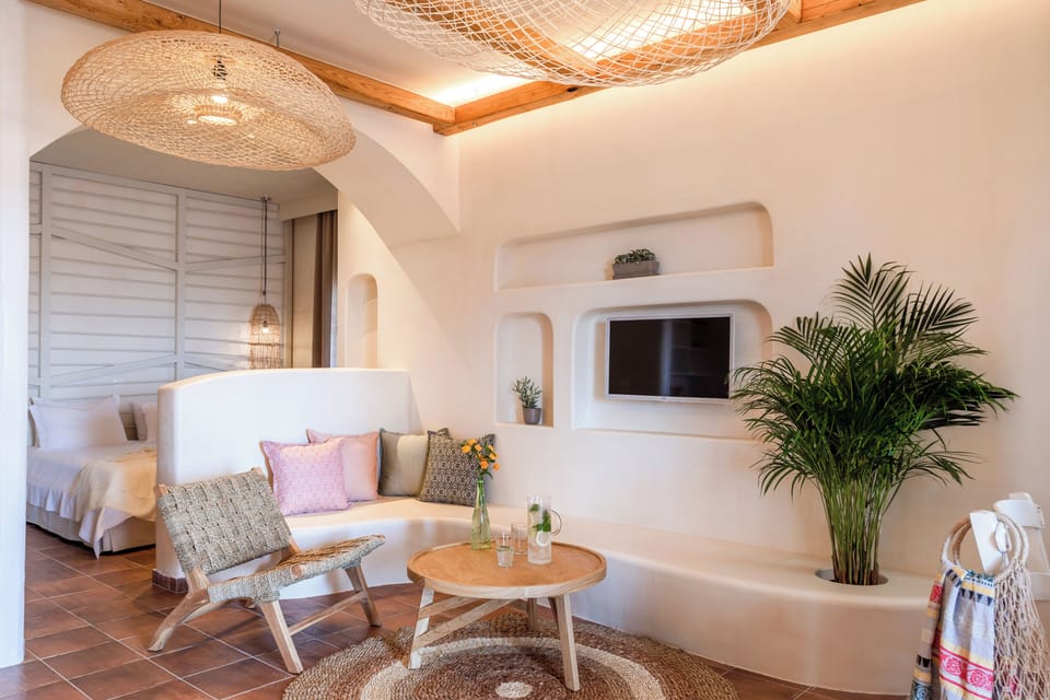Studio, Sea View | Minibar, in-room safe, desk, free cribs/infant beds