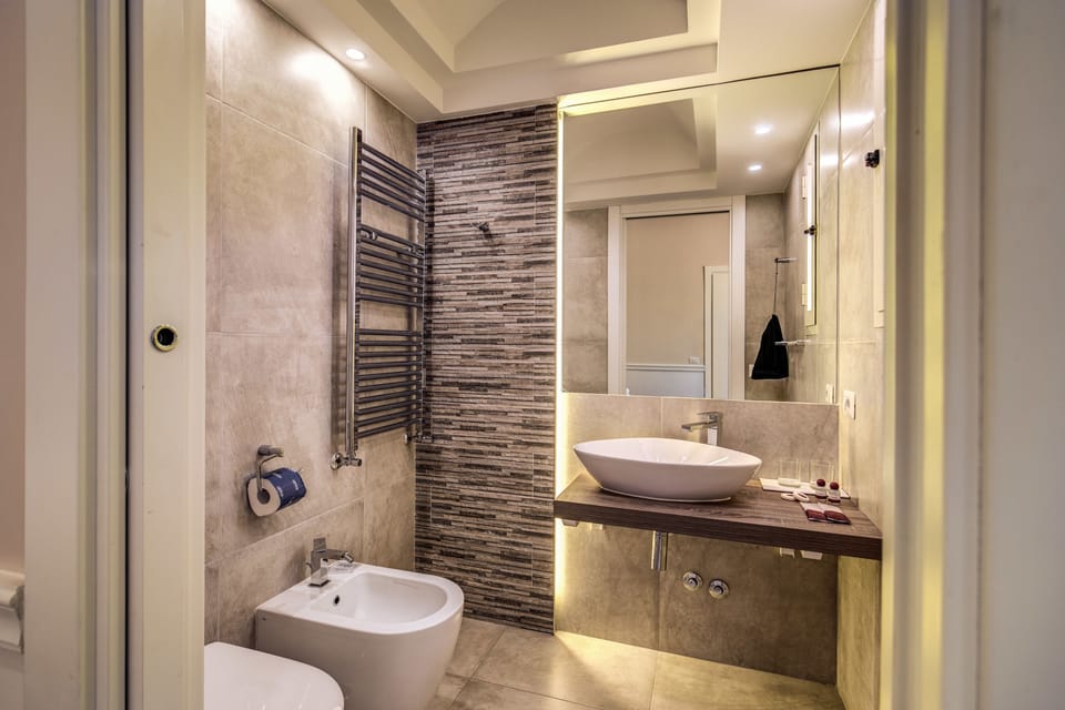 Double Room (Shower) | Bathroom | Shower, rainfall showerhead, eco-friendly toiletries, hair dryer