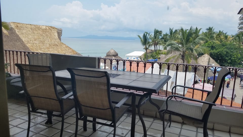 Balcony to relax & enjoy a relaxing meal