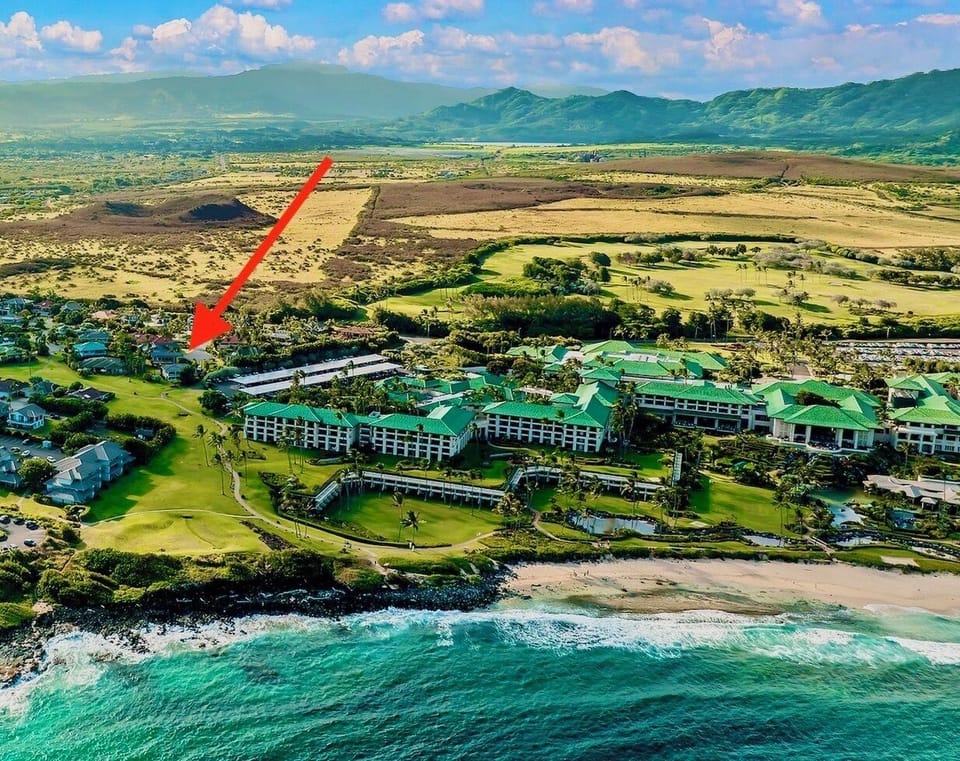 LOCATION:  Near Grand Hyatt with fast easy access to Shipwreck Beach