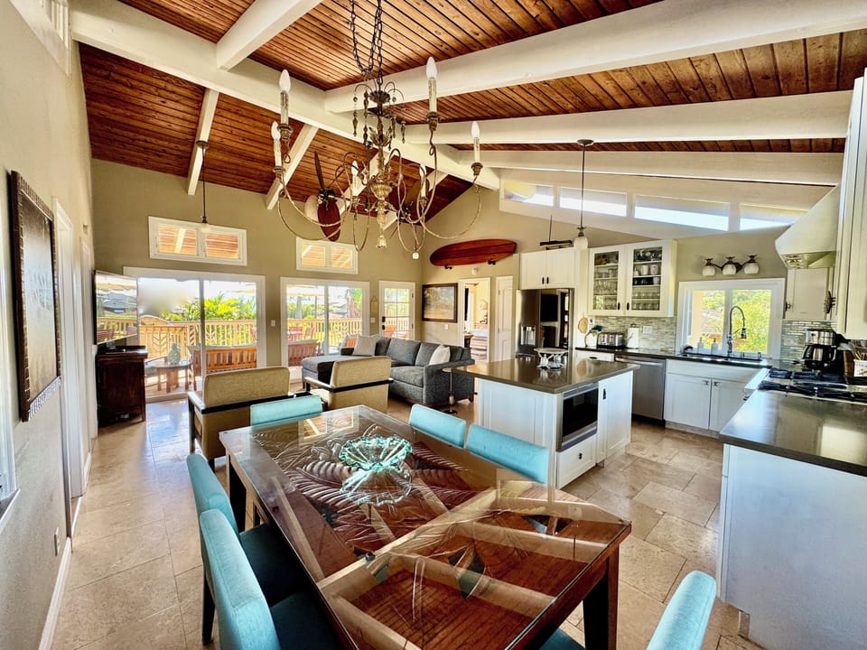 DINING AREA:  Dining table seats 6. Sliding doors and front door lead to lanai