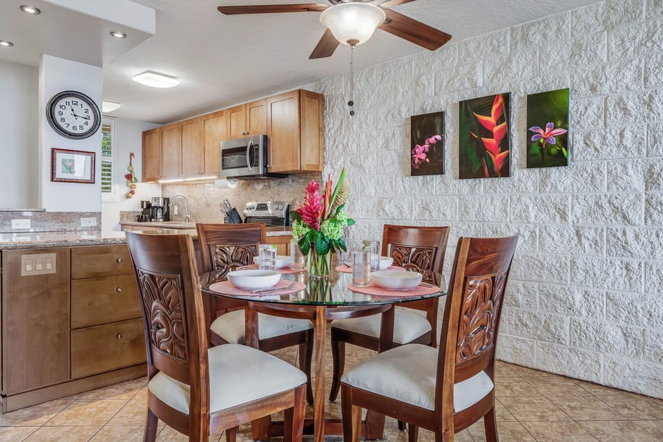 Dining Area and Kitchen area - Kanai A Nalu 119