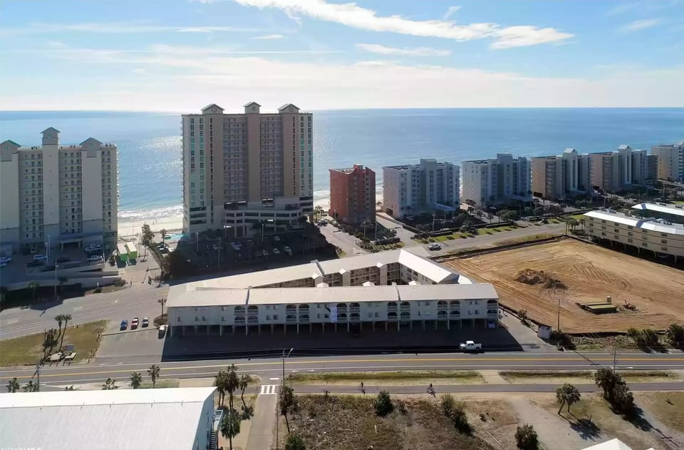 View of complex-top right corner unit