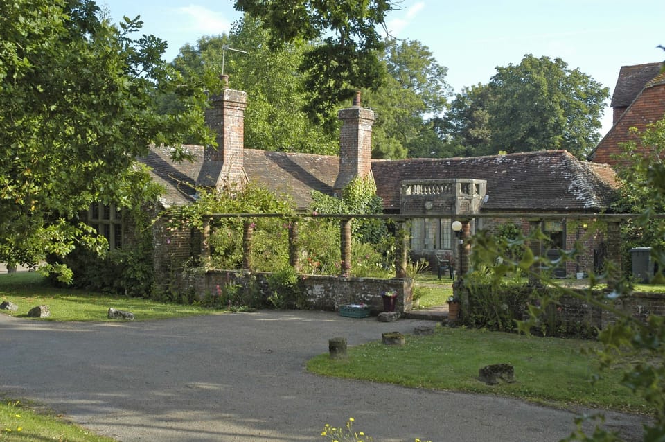 The Wing and Colonnade