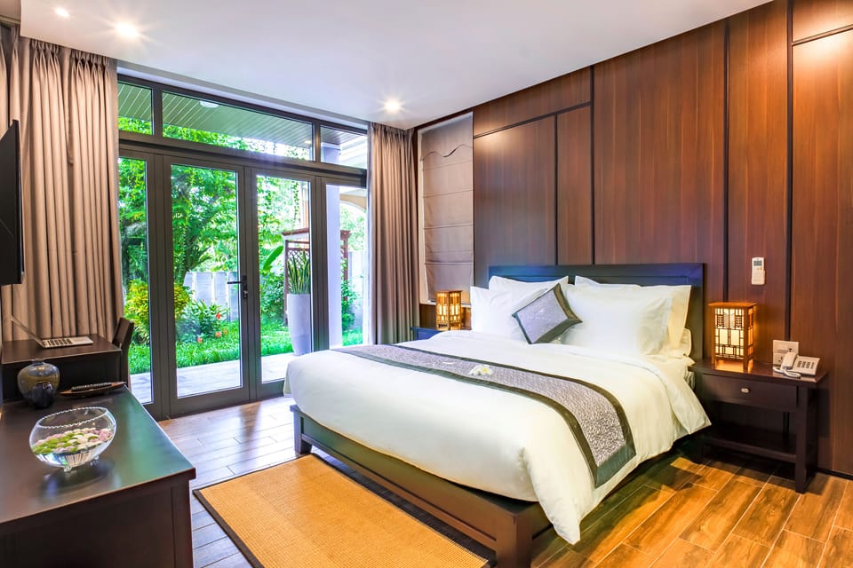 Deluxe Double Room, 1 King Bed, Patio, Poolside | 1 bedroom, premium bedding, pillowtop beds, free minibar items