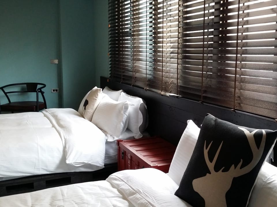 Standard Quadruple Room | Individually furnished, desk, blackout drapes, soundproofing