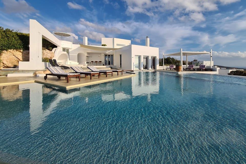 Pool and Sun Terrasse