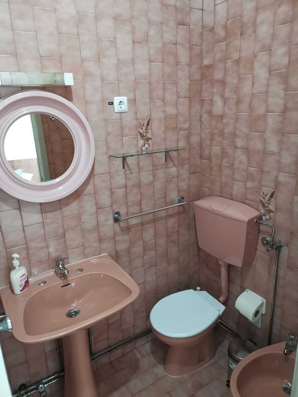 Twin Room, Private Bathroom | Bathroom | Free toiletries, hair dryer, towels