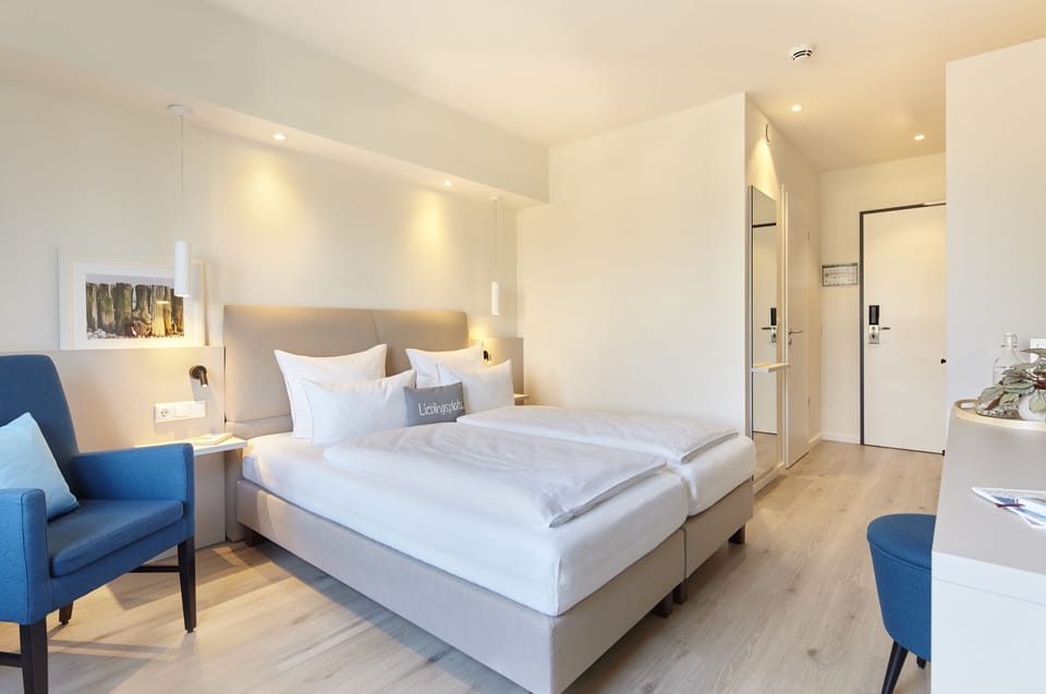 Double Room, Sea View (Lieblingszimmer) | Hypo-allergenic bedding, minibar, in-room safe, individually decorated