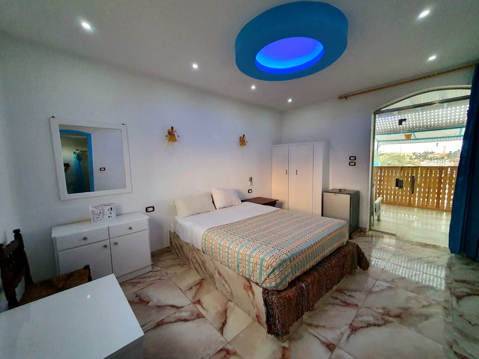 1 bedroom, desk, free WiFi