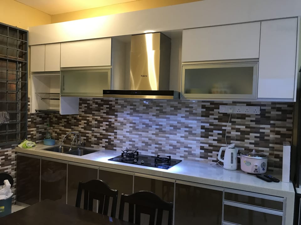 House, 3 Bedrooms | Private kitchen | Full-size fridge, stovetop, electric kettle, rice cooker