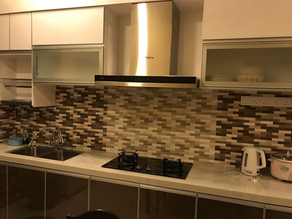 House, 3 Bedrooms | Private kitchen | Full-size fridge, stovetop, electric kettle, rice cooker
