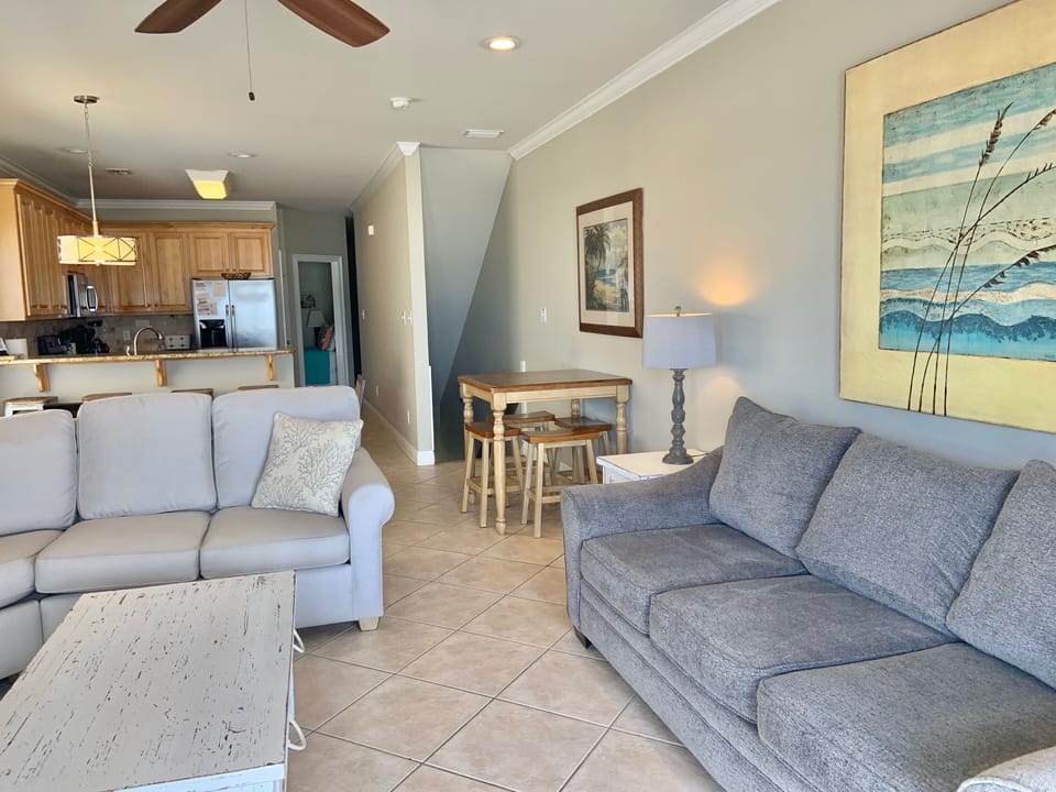 Living room
