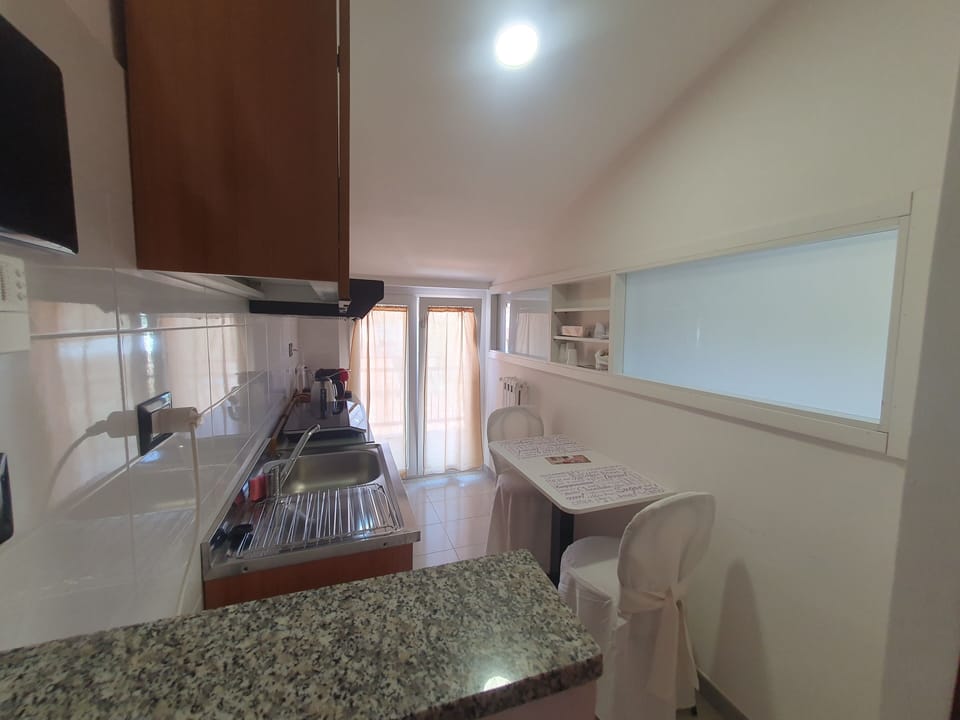 Double Room | Private kitchen | Fridge
