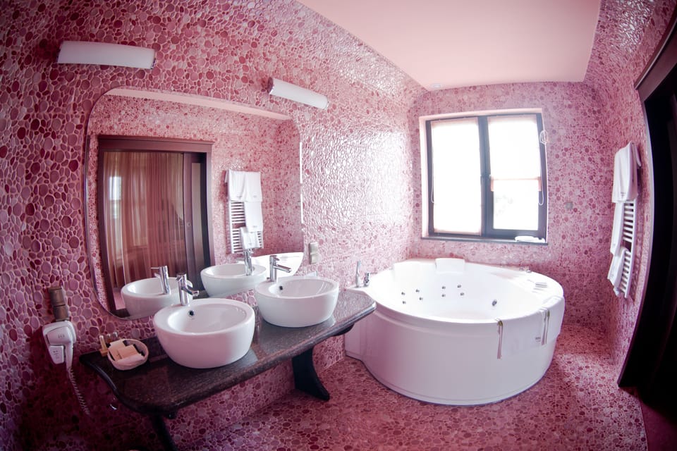 Apartment (jacuzzi) | Bathroom | Hair dryer, towels
