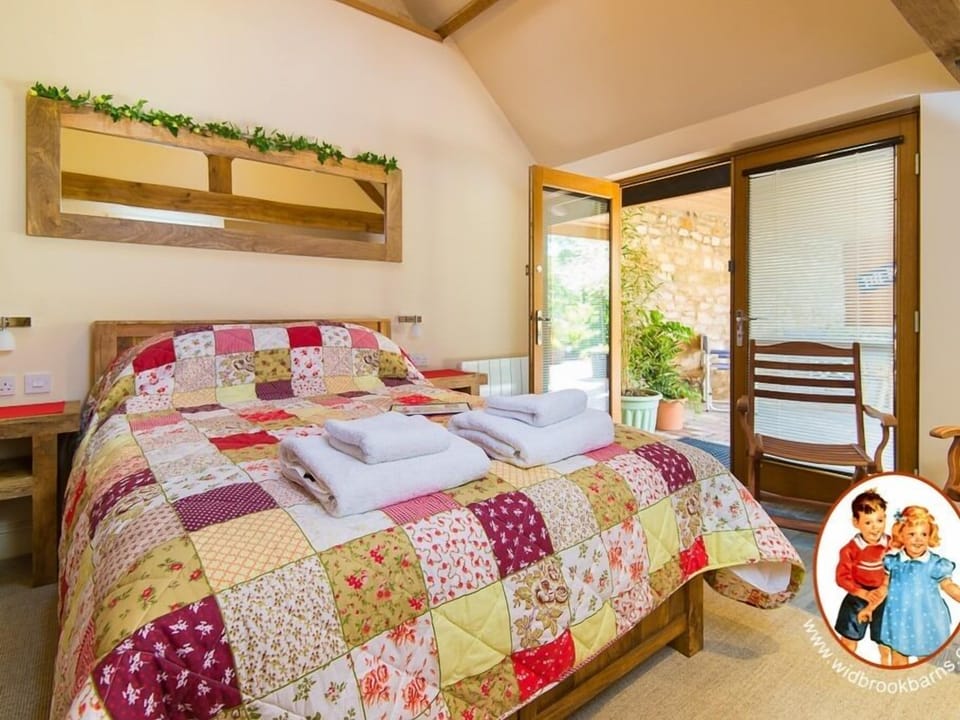 Double Room, Ensuite (The Wardrobe)