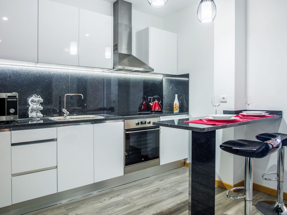 Apartment, Private Bathroom (Varanda ) | Desk, free WiFi, bed sheets