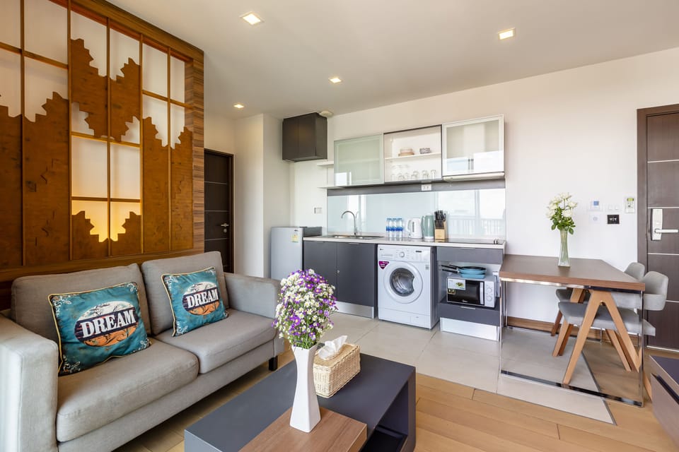Suite, 2 Bedrooms, City View | Living area | Flat-screen TV