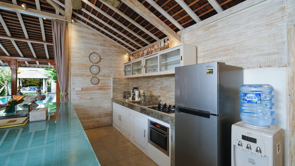 Family Villa | Private kitchen | Fridge, microwave, oven, stovetop