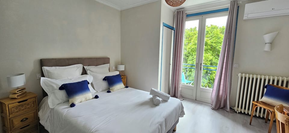 Comfort Double Room, 1 Double Bed | Desk, laptop workspace, soundproofing, iron/ironing board