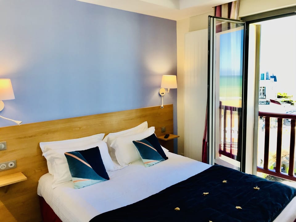 Premium bedding, pillowtop beds, in-room safe, individually decorated