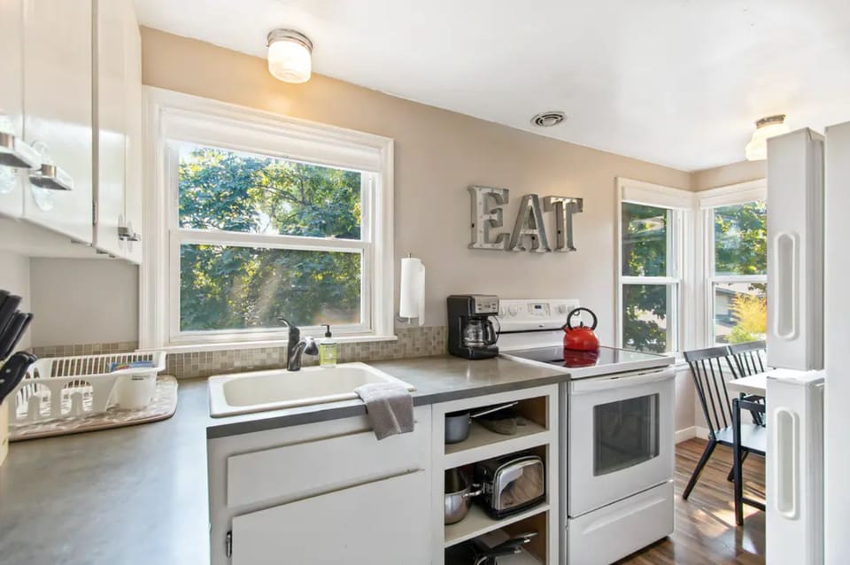 full kitchen