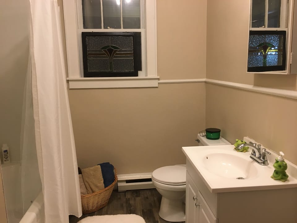 Spacious bath