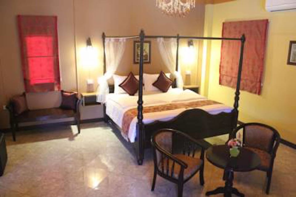 Deluxe Suite | Desk, rollaway beds (surcharge), WiFi (free)