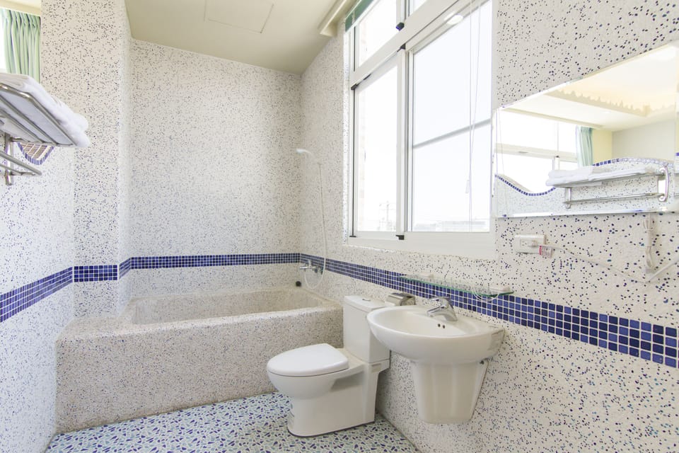 Honeymoon Double Room | Bathroom | Shower, free toiletries, hair dryer, slippers