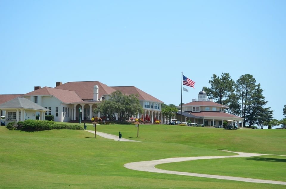 Short walk to the clubhouse.