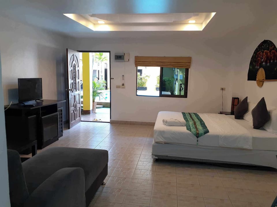 Premium Room | In-room safe, blackout drapes, iron/ironing board, free WiFi