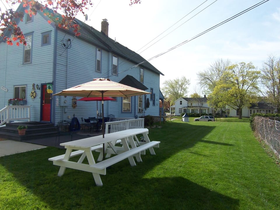 Private yard, picnic tables, umbrella table,  Charcoal Grill